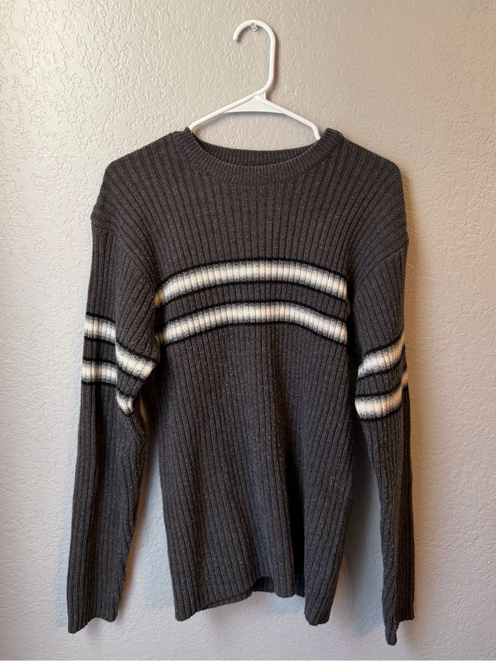 Vintage Arizona Jean Co. Gray Ribbed Crewneck Sweater - size Medium
